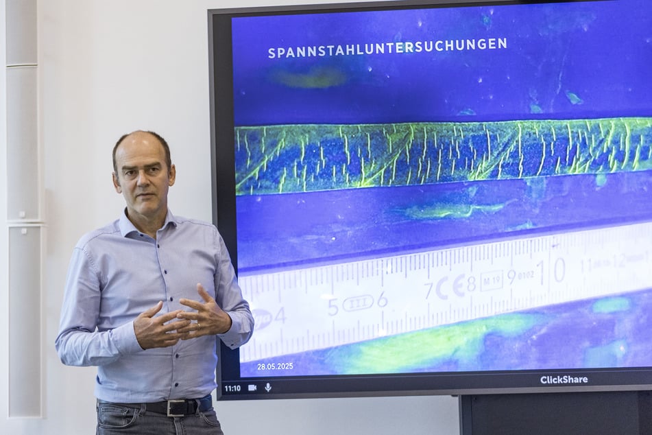 Das Büro von Prof. Steffen Marx (55) kümmert sich um die Spannstahluntersuchungen des Gebäude-Dachs. (Archivbild)