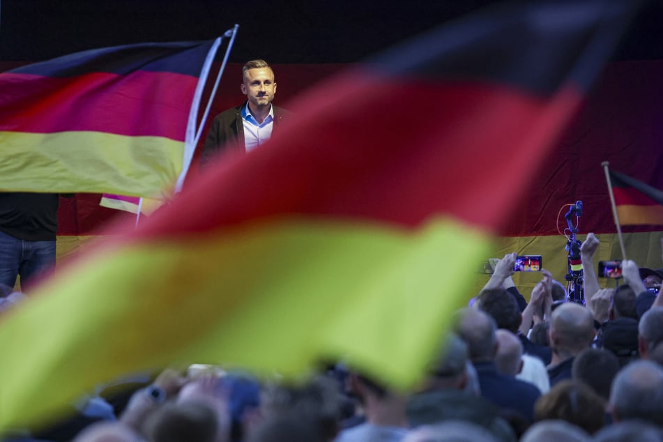 Die AfD kündigte an, bei einer Alleinregierung in Sachsen-Anhalt den Rundfunkstaatsvertrag kündigen zu wollen.