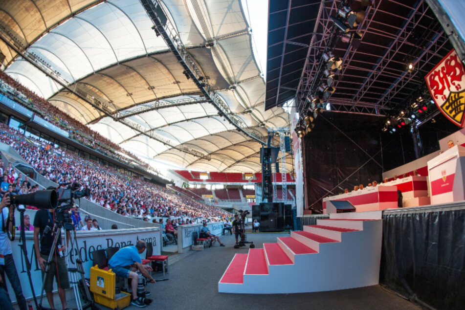 Stuttgart, 1. Juni 2017: Die außerordentliche Mitgliederversammlung des VfB in der Mercedes-Benz Arena.