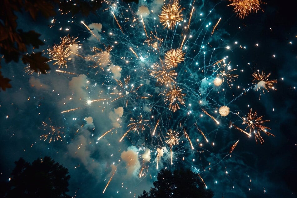 Ob farbenprächtige Raketen oder kraftvolle Batterien: Im Feuerwerk Outlet bekommt ihr alles für eine unvergessliche Silvesternacht.