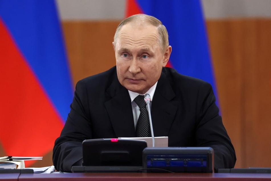 Wladimir Putin (69) führt seit sechs Monaten einen Angriffskrieg gegen die Ukraine. Die deswegen gegen Russland verhängten Sanktionen der USA, der EU und weiterer westlicher Staaten gefallen ihm gar nicht.