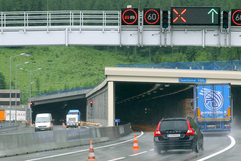 Im Tauerntunnel wurde sein Mann wegen der Anweisung seines Navis zum Falschfahrer. (Symbolbild)