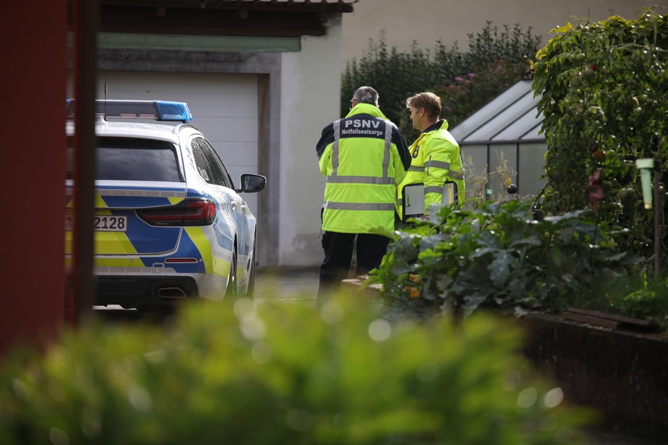 Die Polizei ermittelt nach tödlichem Sturz.