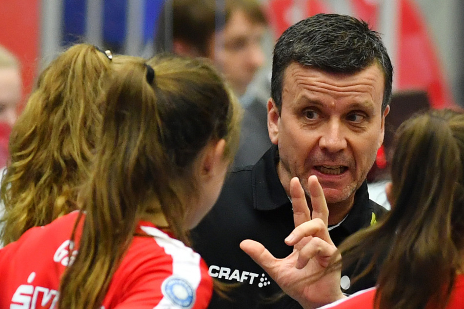 DSC-Chefcoach Alex Waibl (52) stellt sein Team auf ein schweres Spiel gegen Aachen ein.