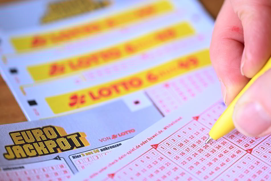Wer der Gewinner oder die Gewinnerin ist, ist nach Angaben von Westlotto noch nicht bekannt. (Symbolbild)