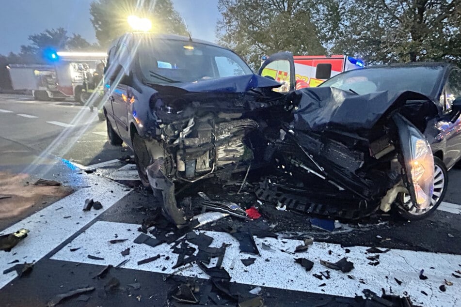 Die Fahrerin des Fiesta hatte beim Linksabbiegen die Vorfahrt des Renaults missachtet.