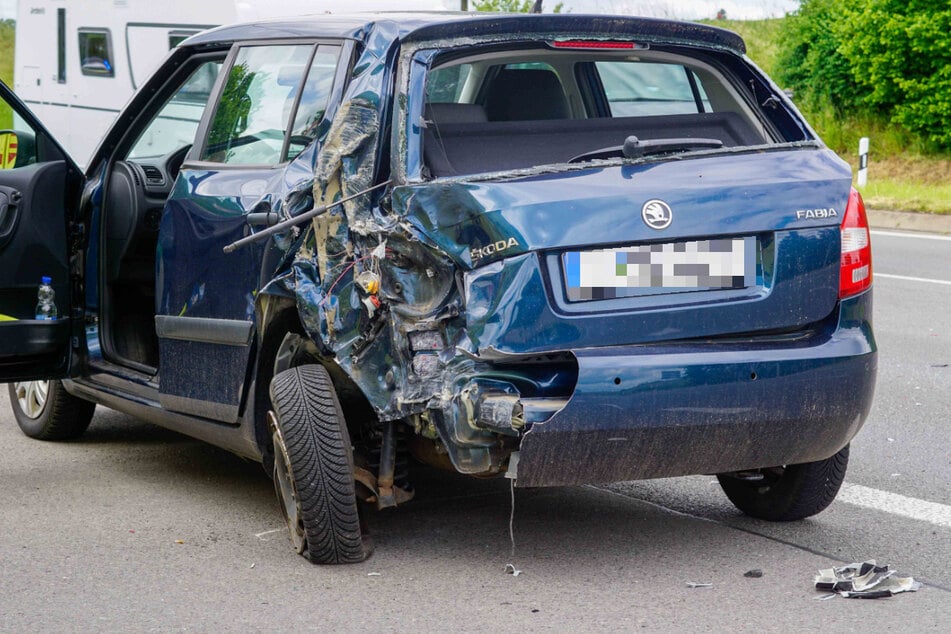 Die Fahrerin (66) des Skoda wurde bei dem Auffahrunfall leicht verletzt.