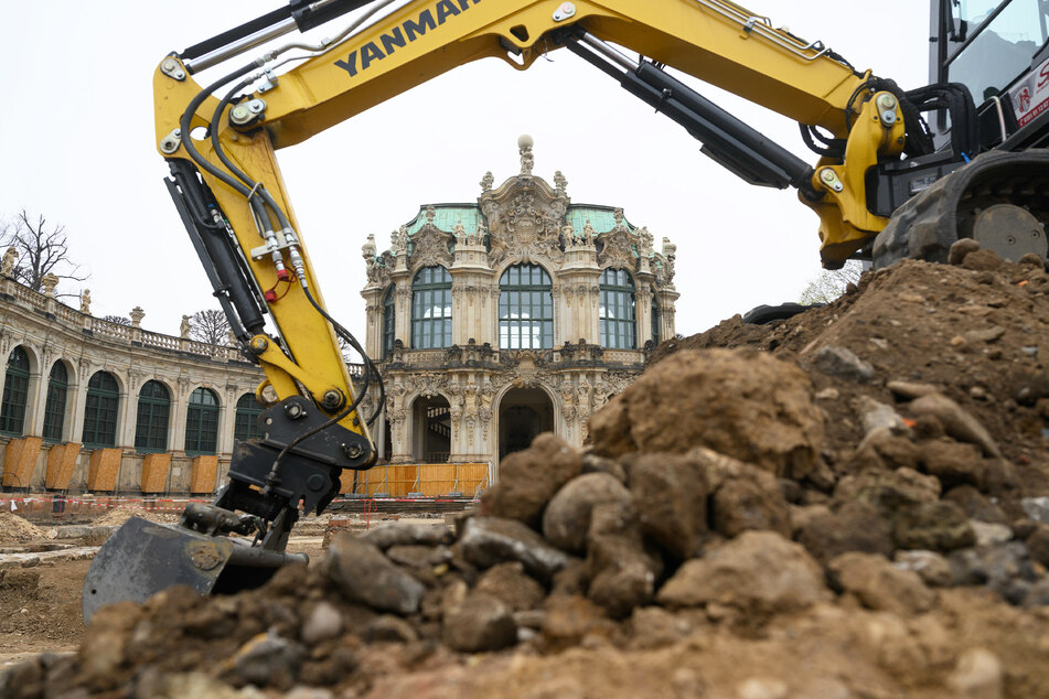 Zu zwei Dritteln wurde der Zwinger bislang umgegraben - und gab bereits etliche Geheimnisse preis.