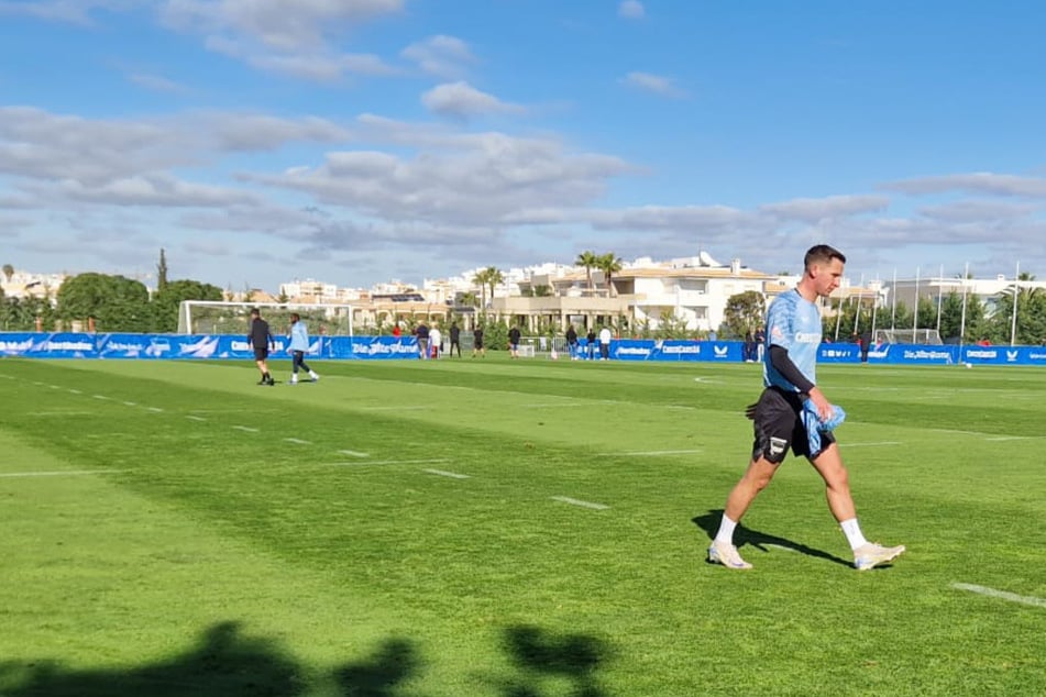 Für Paul Seguin (30, r.) und Deyovaisio Zeefuik (27) war das Training schon frühzeitig gelaufen.