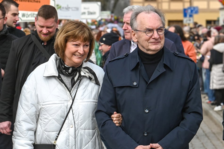 Seit 50 Jahren glücklich Verheiratet: Ex-Ministerpräsident von Sachsen-Anhalt Reiner Haseloff (72) und seine Frau Gabriele Haseloff. (Archivfoto)