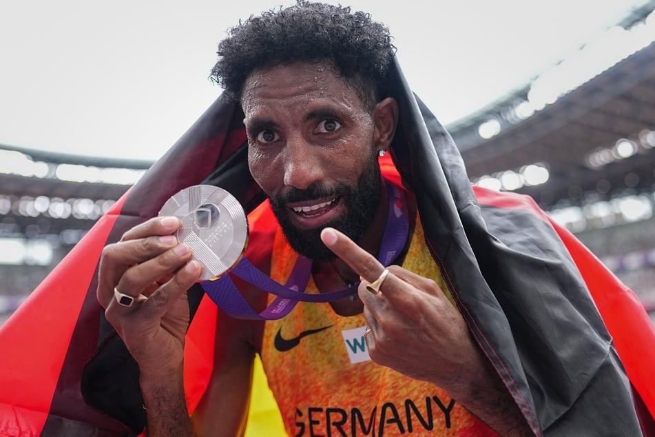Amanal Petros (30) strahlte mit seiner Silbermedaille um die Wette.