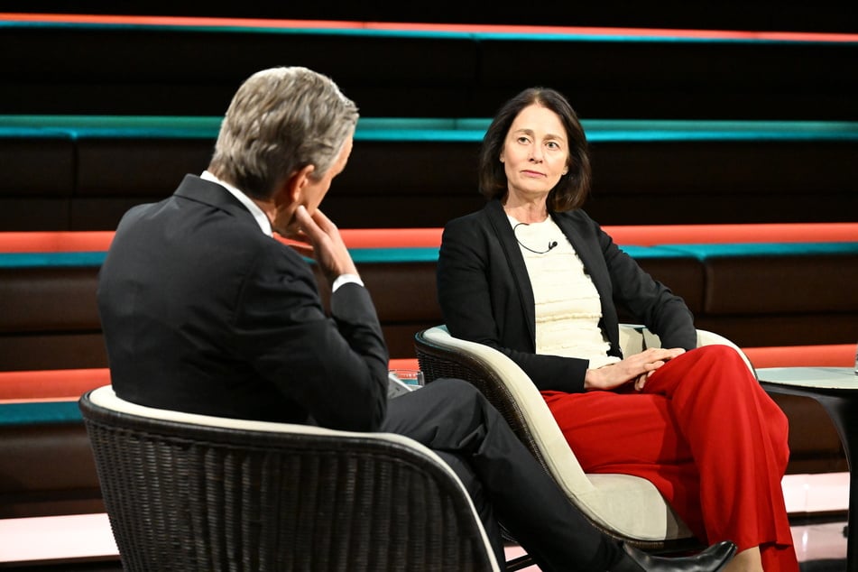 Der Moderator war mit den Antworten der Politikerin nicht zufrieden.
