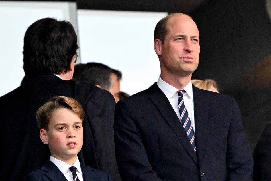 Thronfolger unter sich: Prinz George (12) sieht seinem Vater, Prinz William (43), immer ähnlicher.