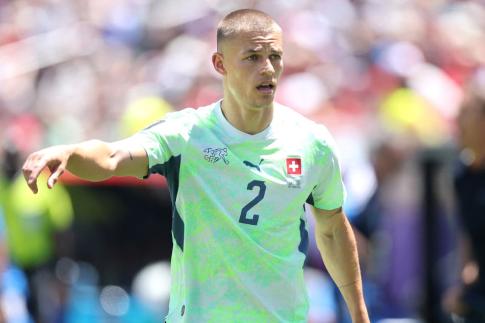 HSV-Verteidiger Miro Muheim (28) unterlief bei seinem WM-Debüt ein ganz bitteres Eigentor für die Schweizer Nationalmannschaft.