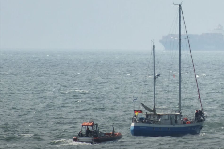Schwer erkrankter Segler mitten auf der Nordsee: Hubschrauber im Einsatz