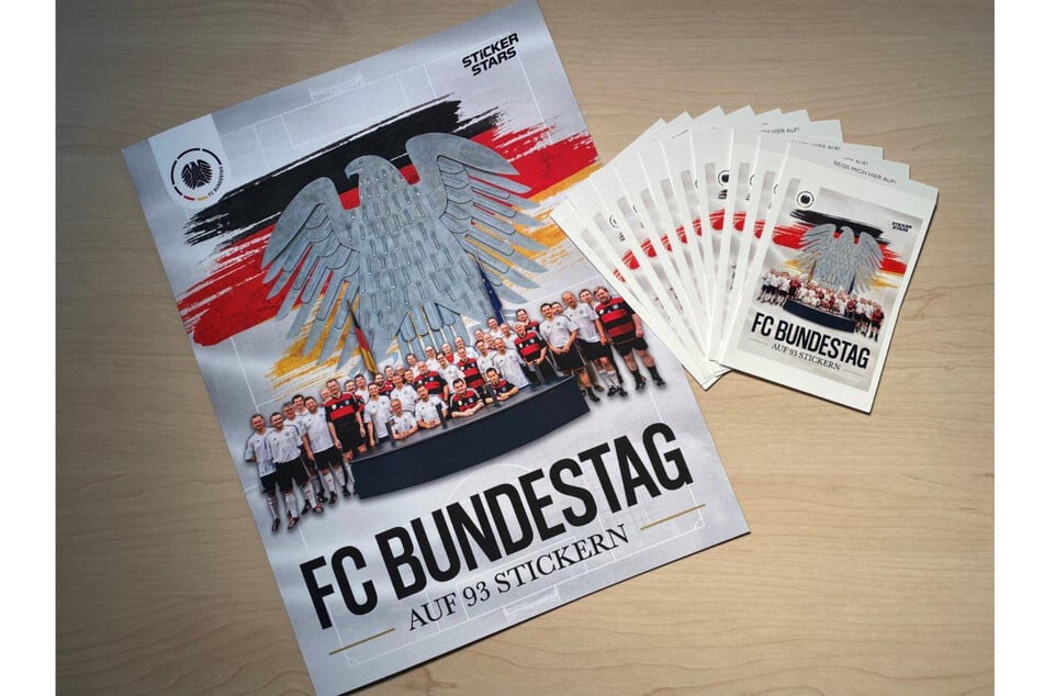 Der "FC Bundestag" hat sogar sein eigenes Stickerheft.