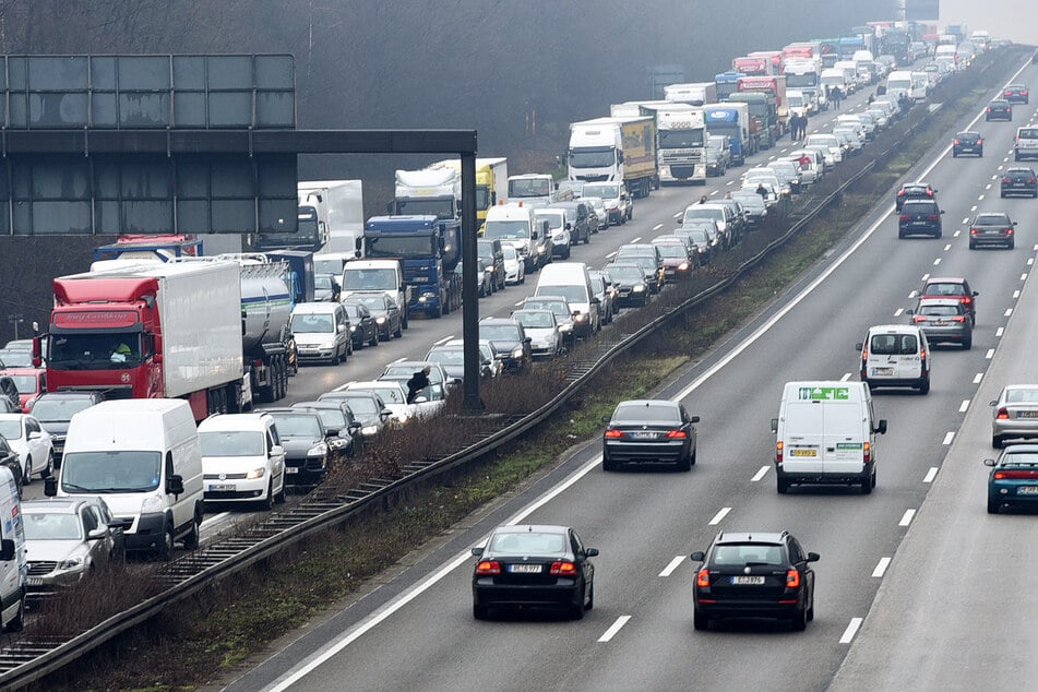 Auf der A13 in Richtung Berlin staute es sich. (Symbolbild)