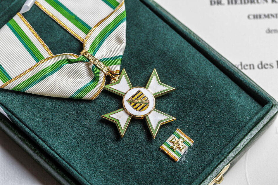 Der Verdienstorden des Freistaates Sachsen wird seit 1997 verliehen. Bisher erhielten ihn 388 Personen.