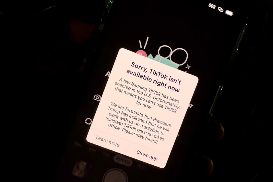 TikTok-Nutzer in den USA bekommen derzeit nur noch diese Nachricht angezeigt, wenn sie die App öffnen wollen.