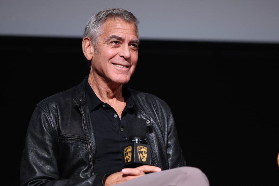 The French foreign ministry has defended its decision to grant citizenship to George Clooney.