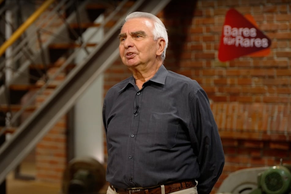 Weil kein Händler bereit ist, mehr als 2300 Euro zu bezahlen, nimmt Janka sein Schmuckstück wieder mit nach Hause.