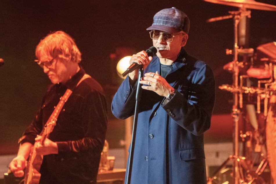 Xavier Naidoo (54) ist aktuell auf großer Comeback-Tour und machte am Sonntag in Leipzig Halt. Nachdem er während der Corona-Pandemie mit kruden Äußerungen aufgefallen war, hatte sich der Sänger für einige Jahre zurückgezogen.