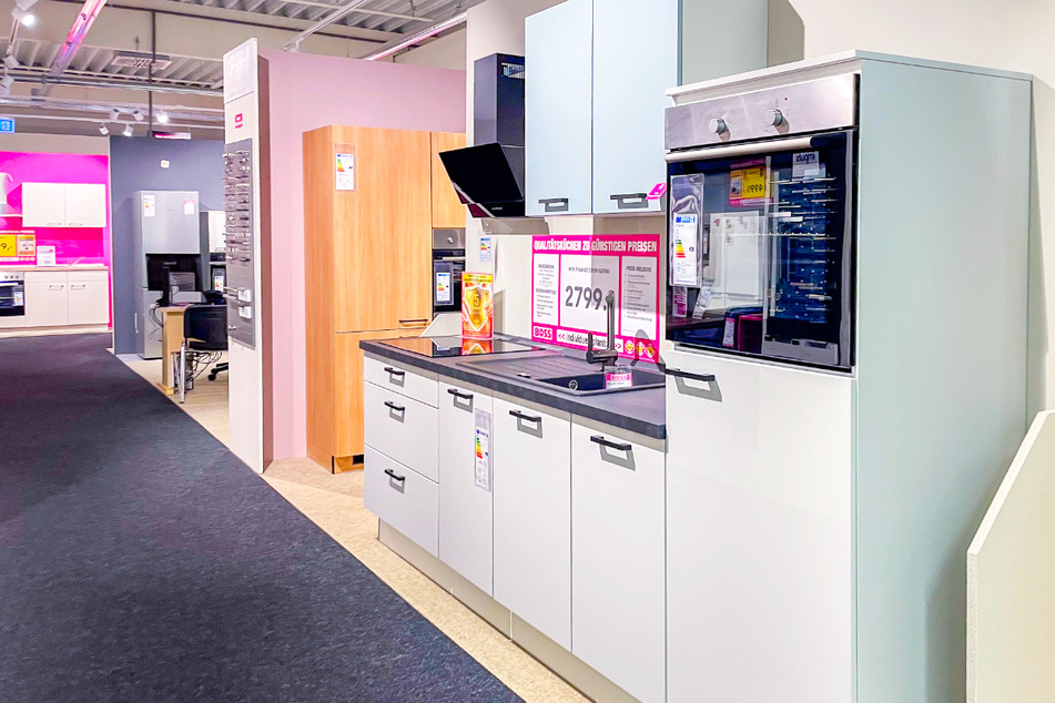 Frei geplante Küchen sind satte 50 Prozent reduziert.