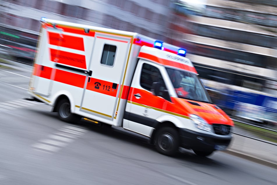 In Frankenberg wurde ein 16-Jähriger mit einer Glasflasche geschlagen. Er musste ins Krankenhaus. (Symbolfoto)