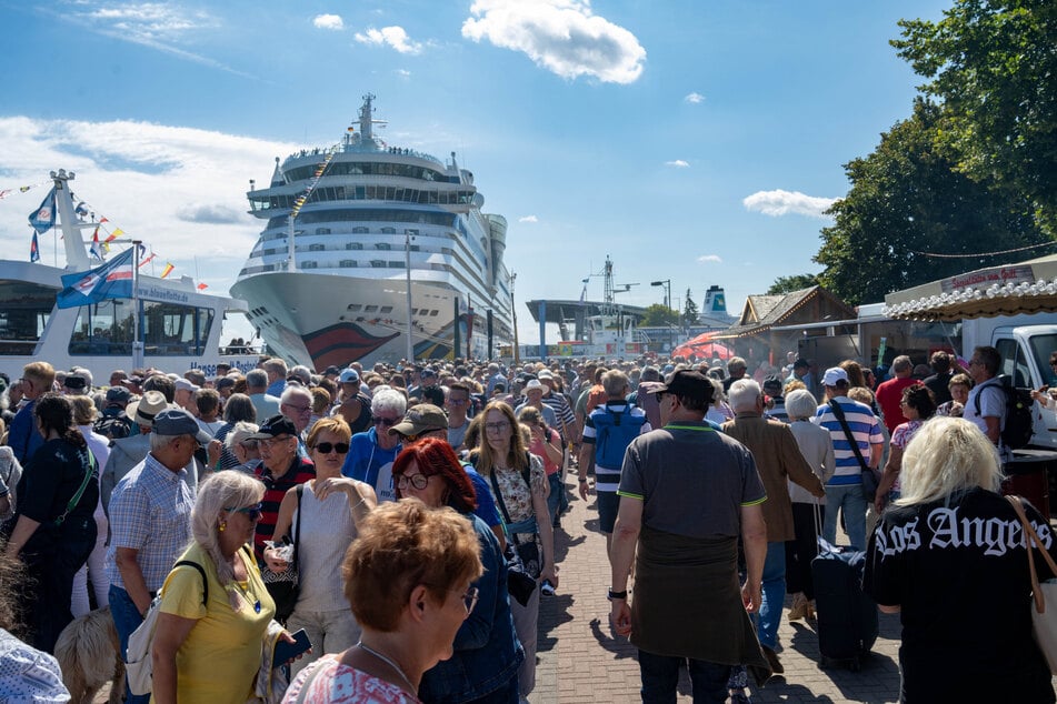 Sonne, Wind und Hanse Sail: So viele Menschen besuchten das maritime Großevent