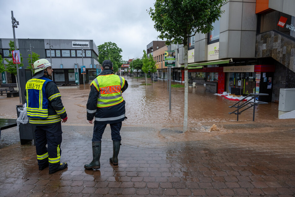In Lebach im Saarland wurde die Innenstadt von den Regenmassen überflutet.