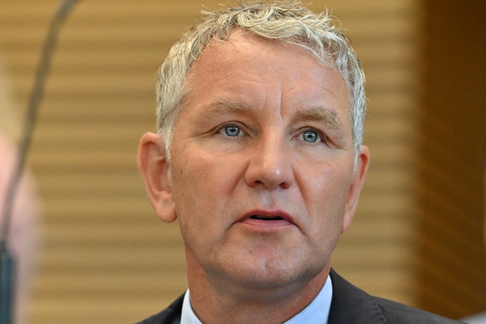Kretschmer positioniert sich deutlich gegen "Rechtsextremisten wie Björn Höcke" (54, AfD).
