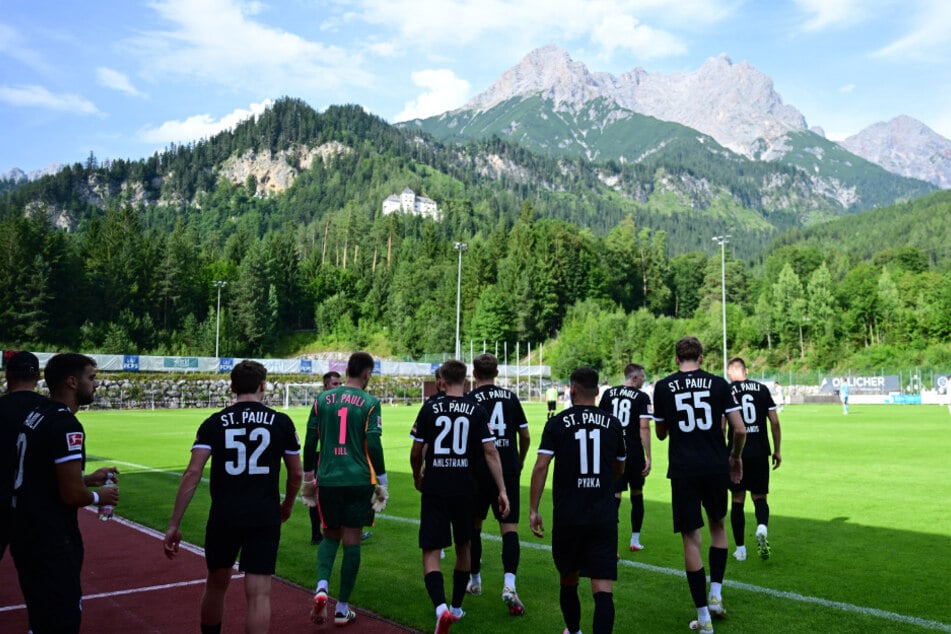 Die Kiezkicker sind seit einer Woche im Trainingslager in Österreich. Nach einem erfolgreichen Testspiel gegen den KSC, steht am Samstag der zweite Test gegen OGC Nizza an.