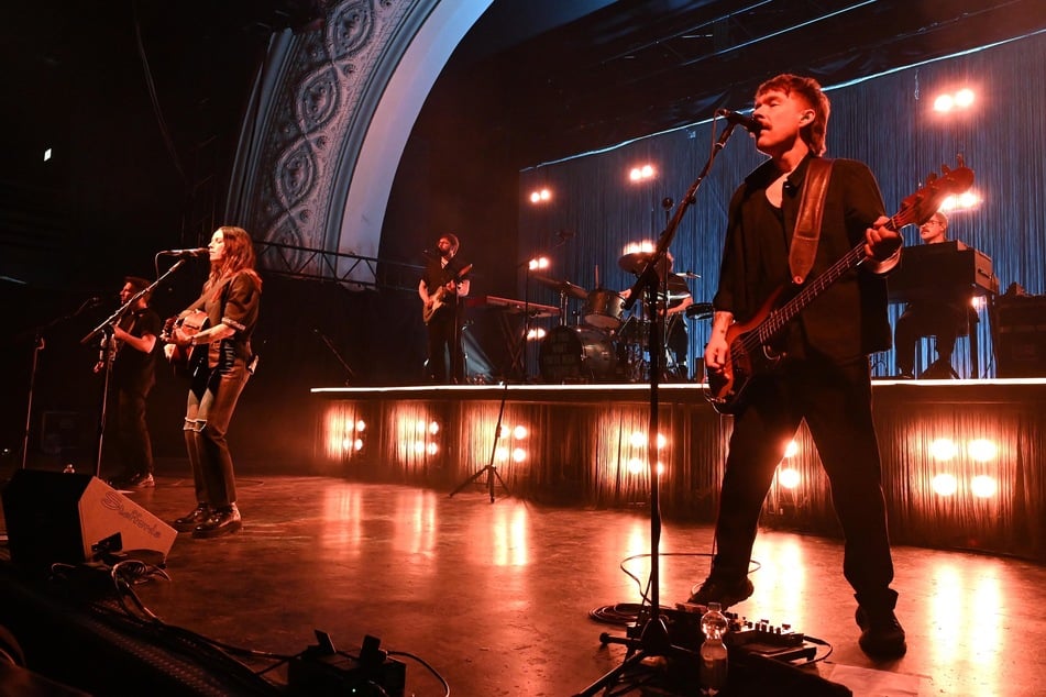 Auf der Bühne erzählte sie unter anderem von ihrer Erfahrung in Leipzig.