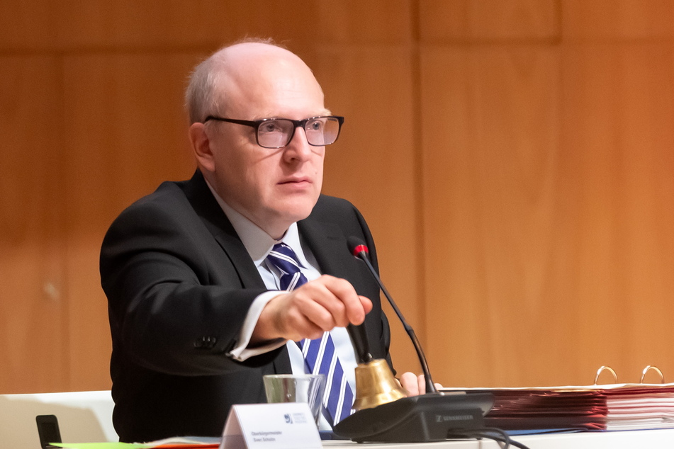 Oberbürgermeister Sven Schulze (50, SPD) will Kohlmann abkassieren.