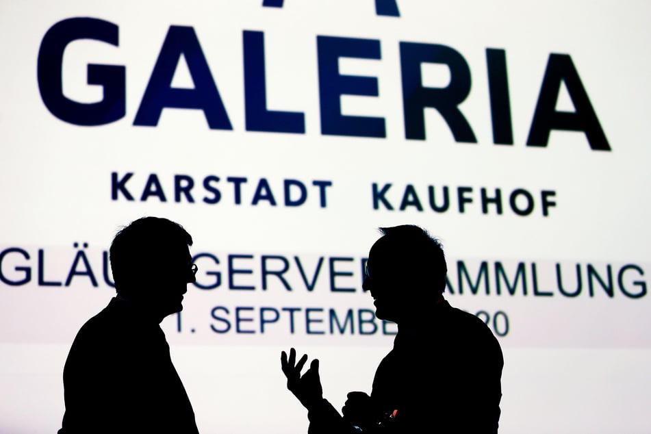 Die Gläubiger des Warenhauskonzerns Galeria Kaufhof Karstadt verzichten auf Forderungen von mehr als zwei Milliarden Euro.
