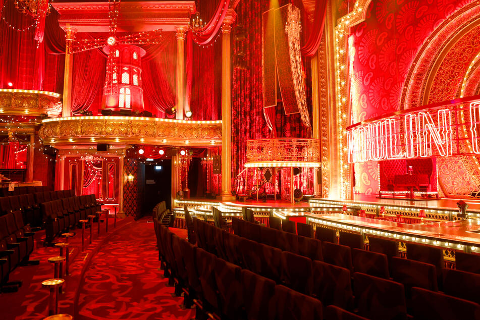Im Kölner Musical Dome wird derzeit das Hit-Musical "Moulin Rouge" aufgeführt.