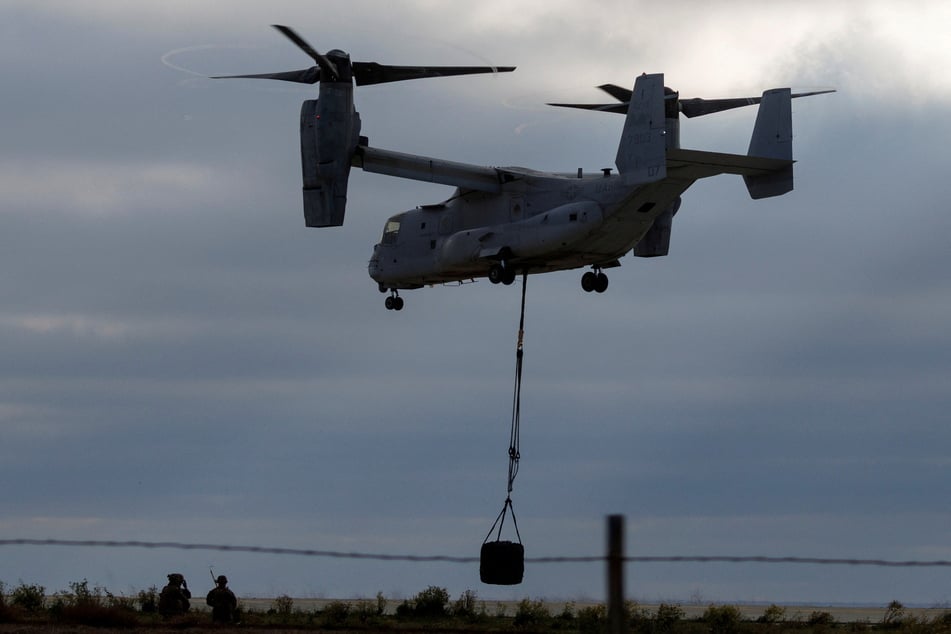 A spate of military aircraft crashes has led the US Navy to act.