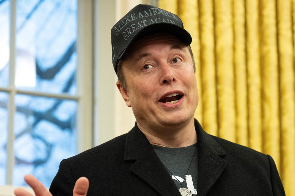 A team from Elon Musk's SpaceX was set to visit the command center of the US federal aviation regulator on Monday with a brief for suggesting safety improvements in the wake of a deadly crash in Washington last month.