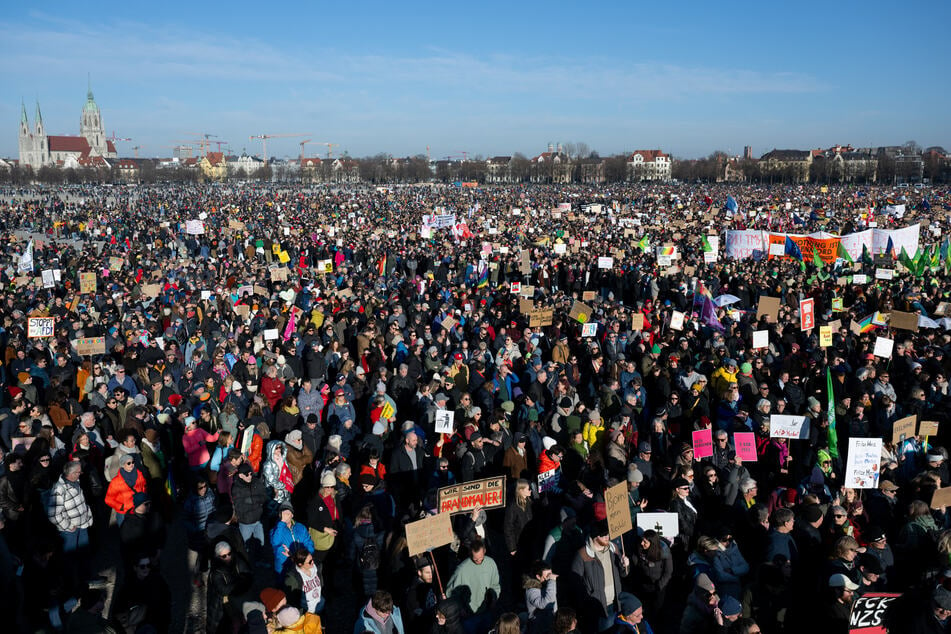 Wo sich im Herbst Besucher des Oktoberfests tummeln, protestierten Hunderttausende gegen Rechts.