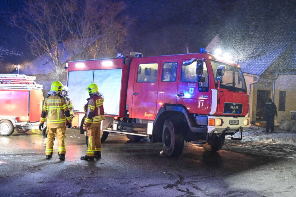 Die Feuerwehr konnte ein Übergreifen der Flammen auf weitere Teile des Hauses verhindern.