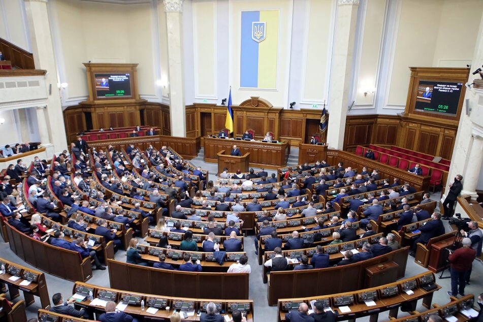 Am Dienstag beschränkte das ukrainische Parlament im Eilverfahren die Unabhängigkeit von Korruptionsermittlern. Präsident Selenskyj ruderte zurück, das Gesetz soll nun korrigiert werden.