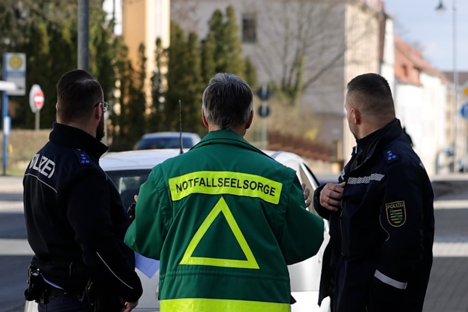 Sowohl die Polizei als auch die Notfallseelsorge kümmerten sich um die betroffenen Personen.