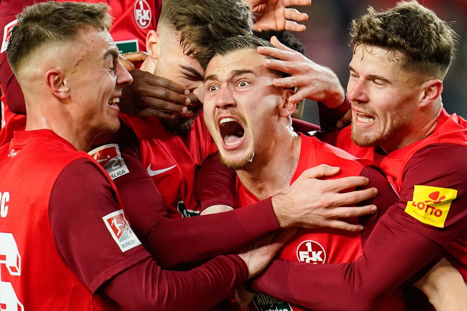 Wurde Bundesliga-Stürmer wegen übertriebener Aktion auf Weihnachtsfeier vom Hof gejagt?