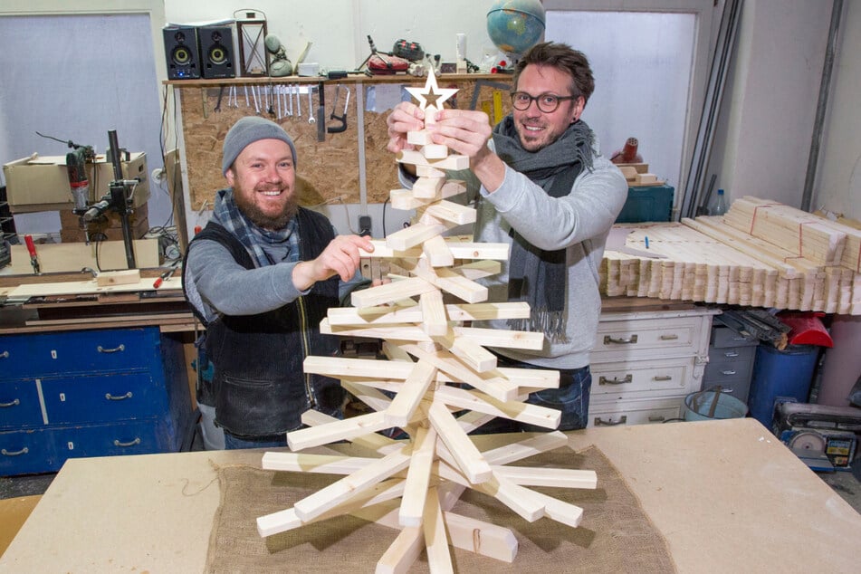 Dresden: Zwei Musiker erfinden den Weihnachtsbaum zum Zusammenstecken