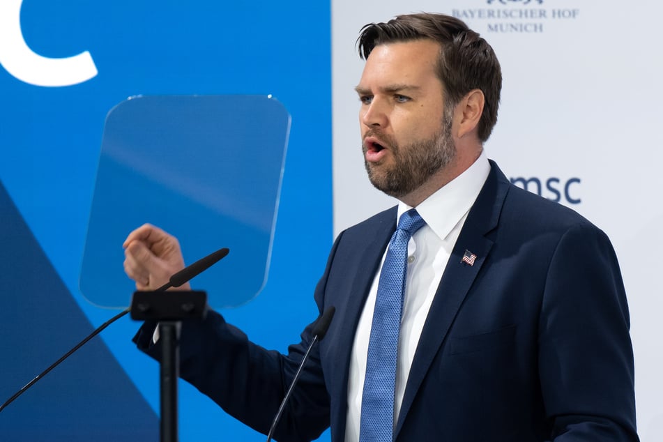 JD Vance (41) kritisierte den Ausschluss der AfD in einer Rede.