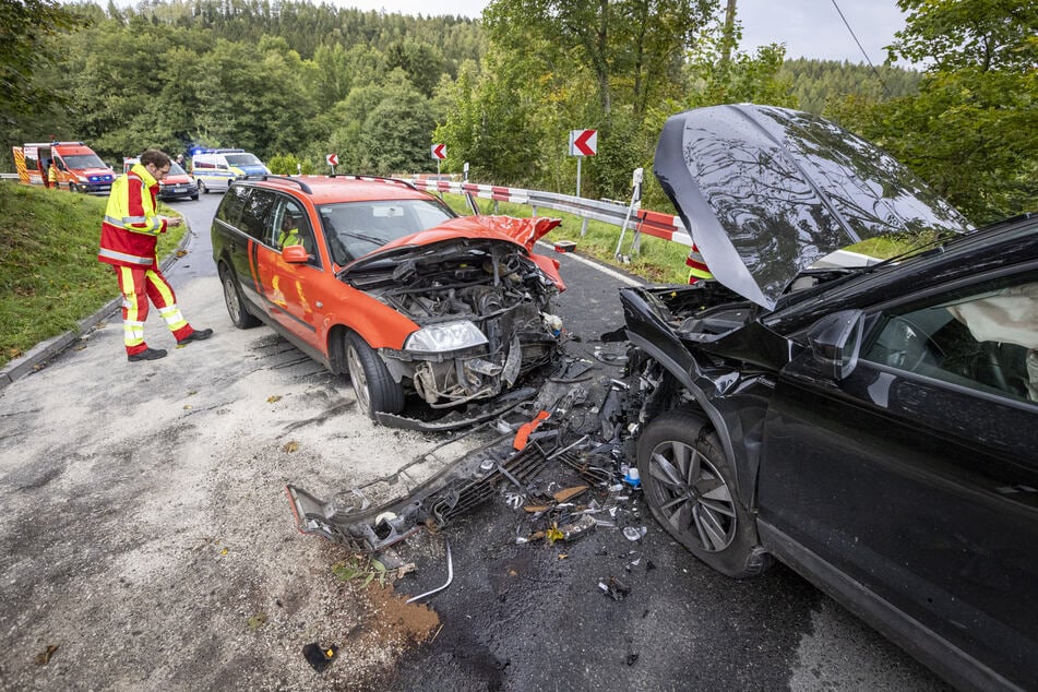 Auf der S171 bei Hellendorf (Bad Gottleuba-Berggießhübel) kam es am Donnerstag zu einem schweren Verkehrsunfall.