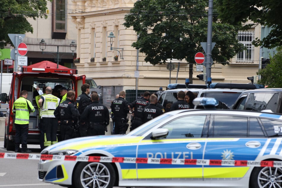 Ein Großaufgebot an Einsatzkräften war vor Ort, um der Drohung auf die Spur zu gehen.