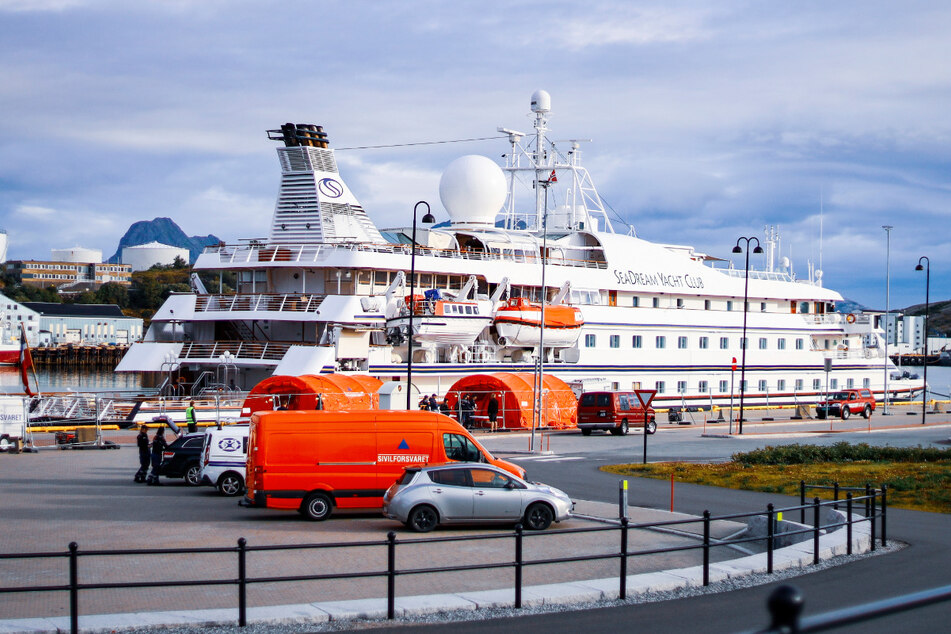 Das Kreuzfahrtschiff "SeaDream 1" liegt im am Kai im norwegischen Bodø.
