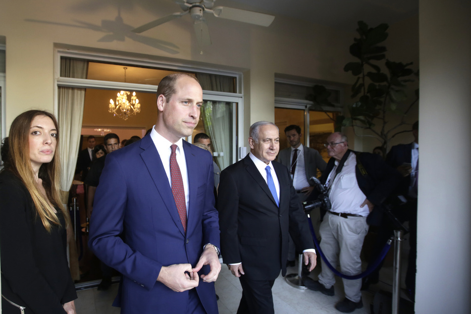 Der britische Prinz William (41, m.) besuchte mit Benjamin Netanjahu (74), Ministerpräsident von Israel, die Residenz des britischen Botschafters.