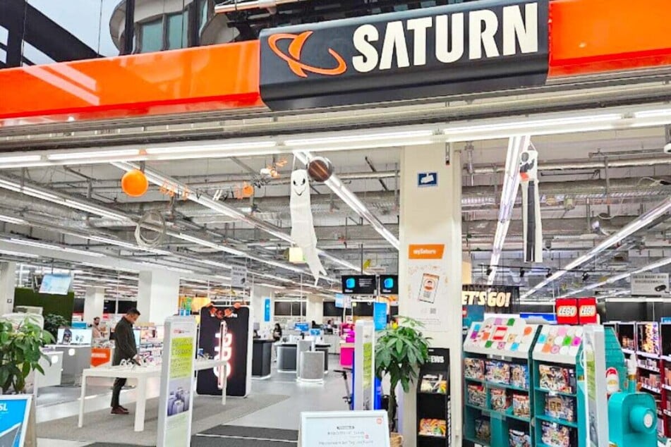 Saturn in Berlin-Schloßstraße (Boulevard Berlin).